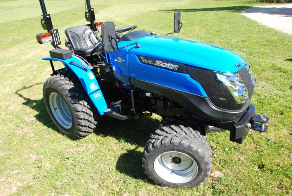 Solis tracteur près de Limoges